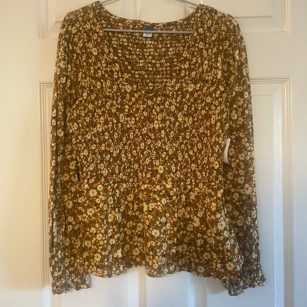 NWT Old Navy Size M Smocked Long-Sleeve V-Neck Blouse for Women